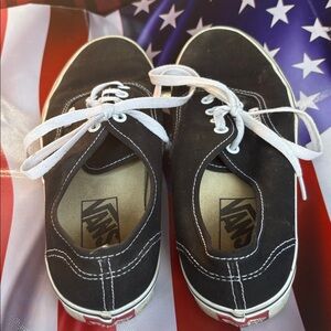 Vans Unisex Authentic Black White Canvas Low Skate Shoes Sneakers, 7(M) 8.5(W)